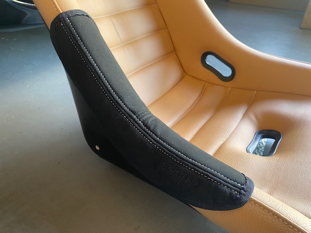 コンバケ用サイドプロテクター右側（シルバーステッチ