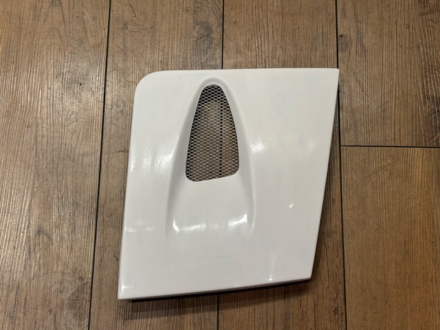 Ｇａｒａｇｅ Ｖａｒｙ製ヘッドライトカバーＴ２