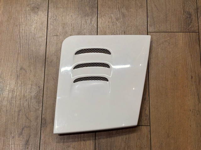 Ｇａｒａｇｅ Ｖａｒｙ製ヘッドライトカバーＴ３